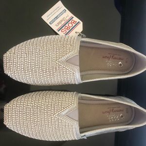 Bobs- Women’s Silver Shoes- Size 7.5
